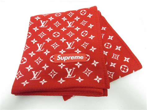 louis vuitton blanket red